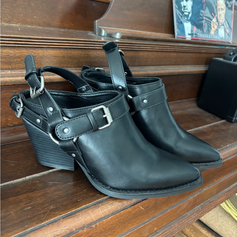 Stylish Women's Ankle Boots 8
